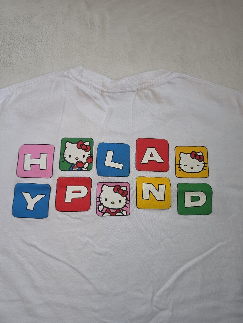 Hypland x Hello Kitty Sanrio Graphic T-Shirt White Toy Blocks Size Large - Picture 7 of 7